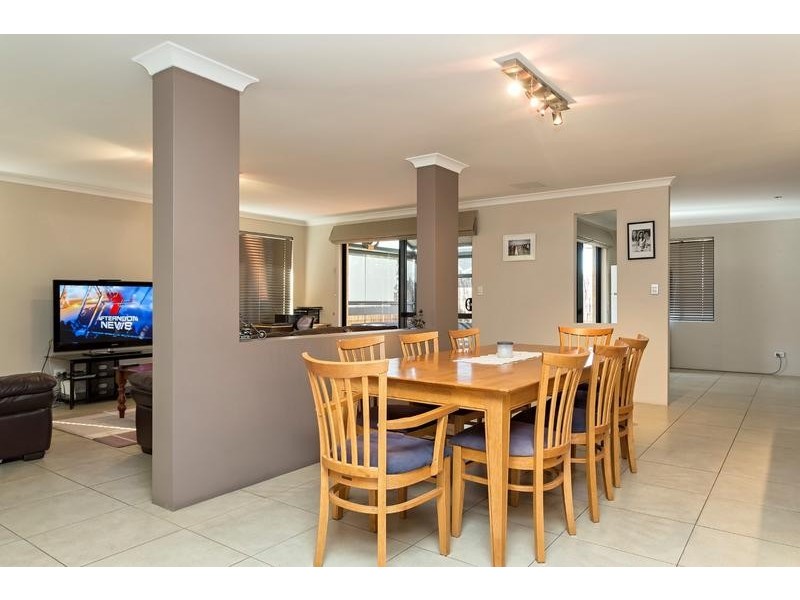 10 Bertha Loop, Dudley Park WA 6210