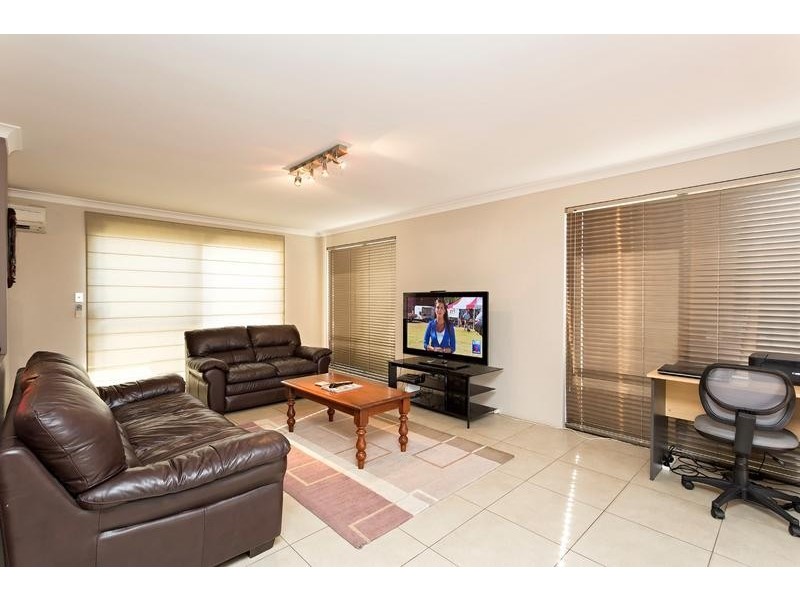 10 Bertha Loop, Dudley Park WA 6210