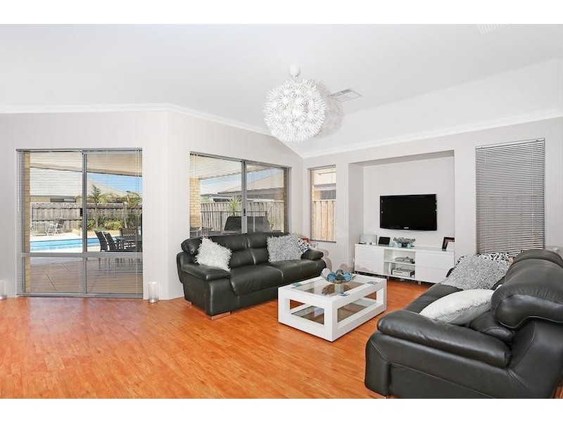 52 Seascapes Boulevard, Halls Head WA 6210