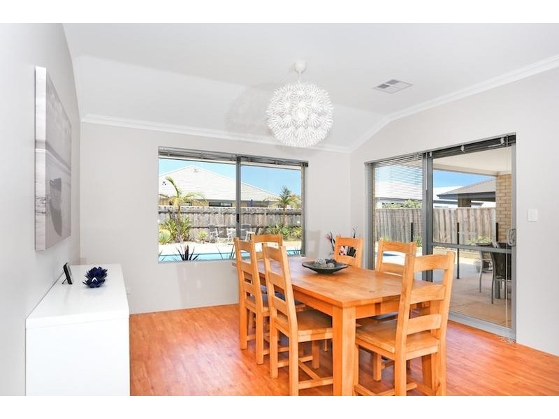 52 Seascapes Boulevard, Halls Head WA 6210