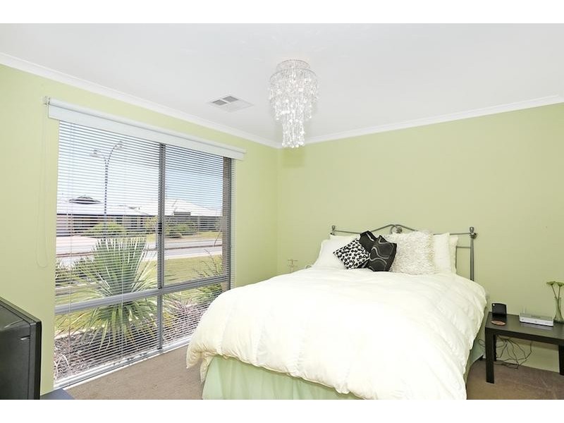 52 Seascapes Boulevard, Halls Head WA 6210