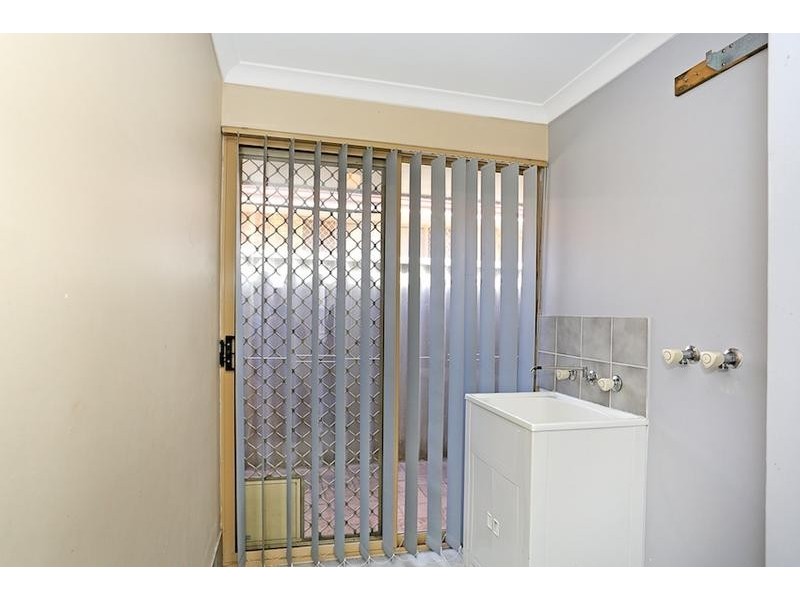 25 Floribunda Avenue, Halls Head WA 6210