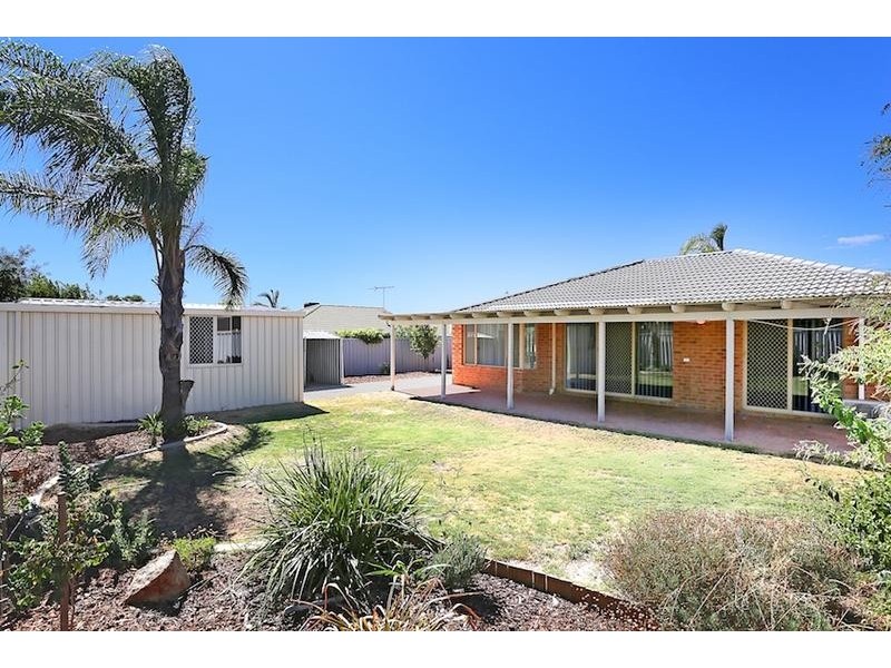 25 Floribunda Avenue, Halls Head WA 6210