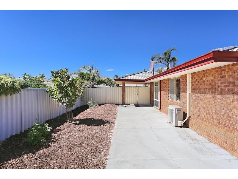 25 Floribunda Avenue, Halls Head WA 6210