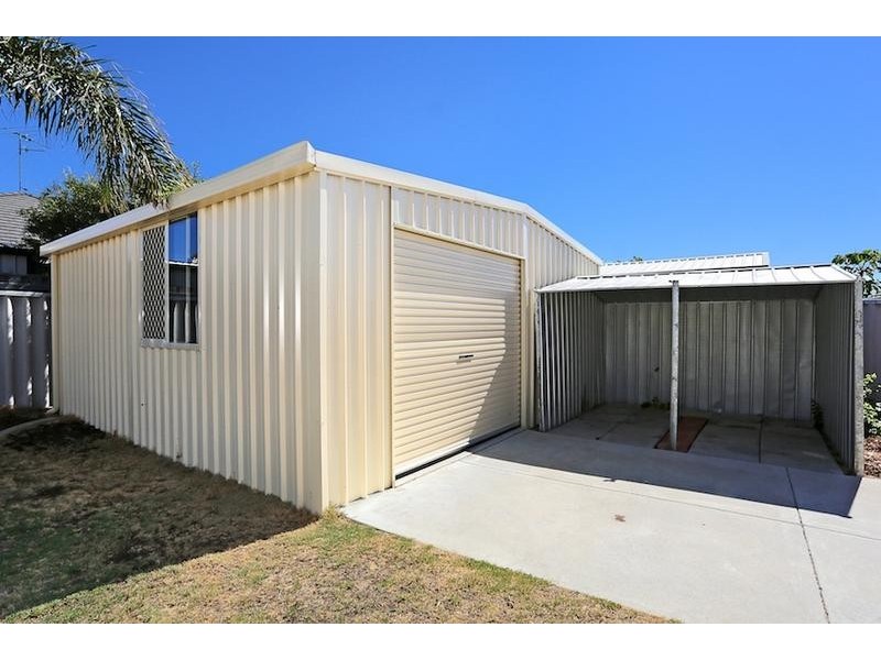 25 Floribunda Avenue, Halls Head WA 6210