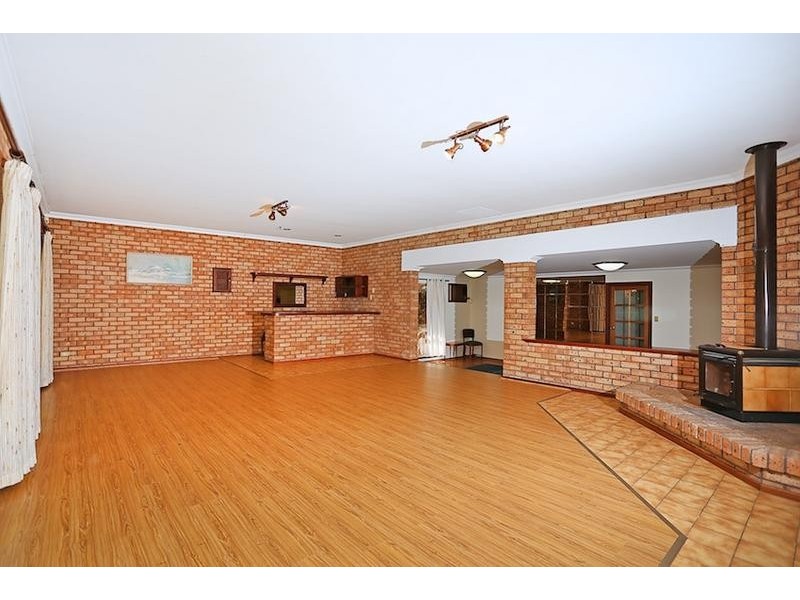 18 Melaleuca Terrace, Halls Head WA 6210