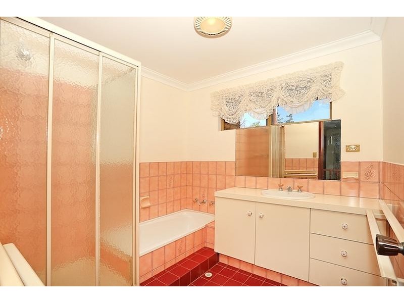 18 Melaleuca Terrace, Halls Head WA 6210