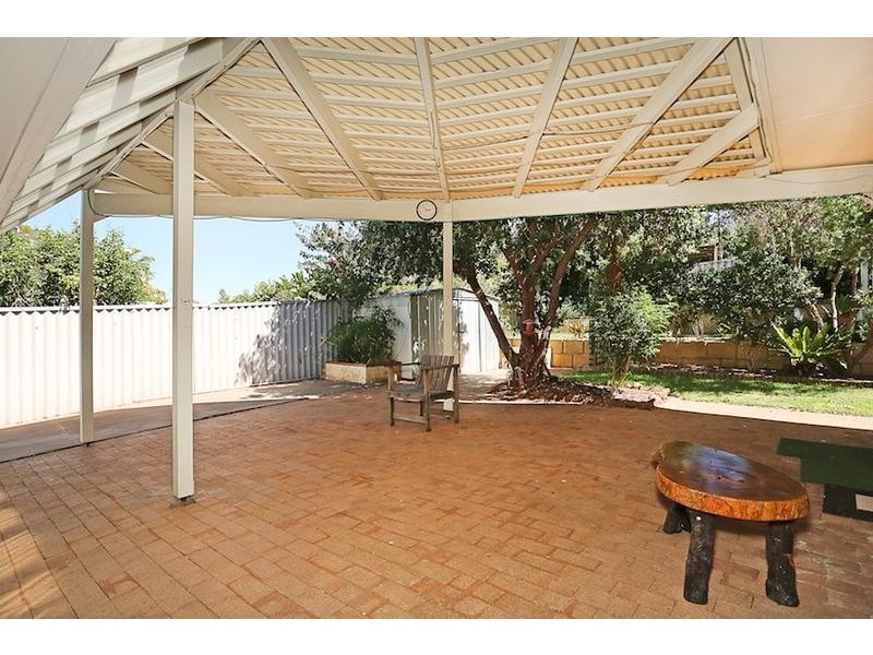 18 Melaleuca Terrace, Halls Head WA 6210