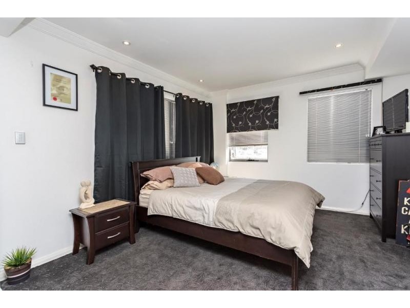 13/1 Breakwater Parade, Mandurah WA 6210