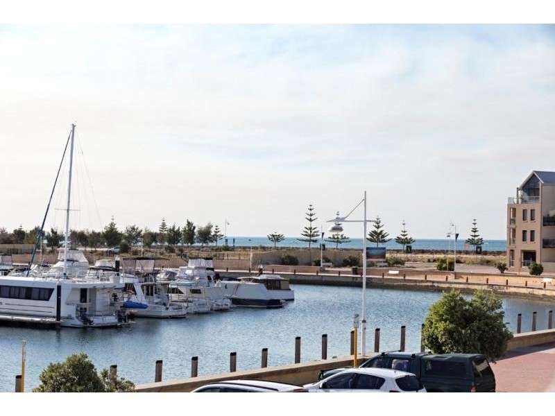 13/1 Breakwater Parade, Mandurah WA 6210