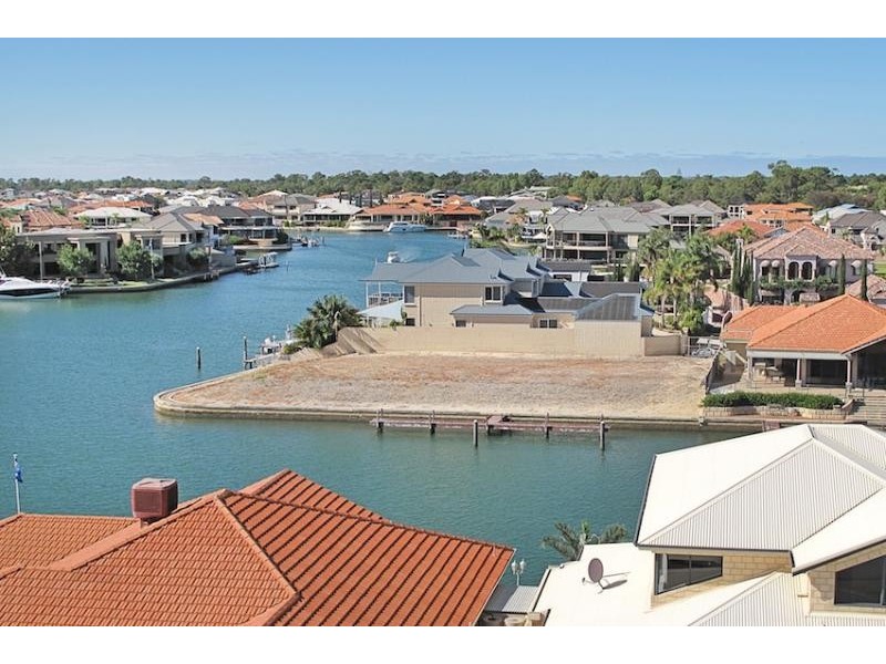 12 Eunamara Retreat, Halls Head WA 6210