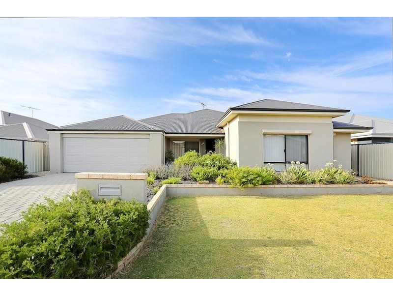 18 Bamburgh Turn, Meadow Springs WA 6210