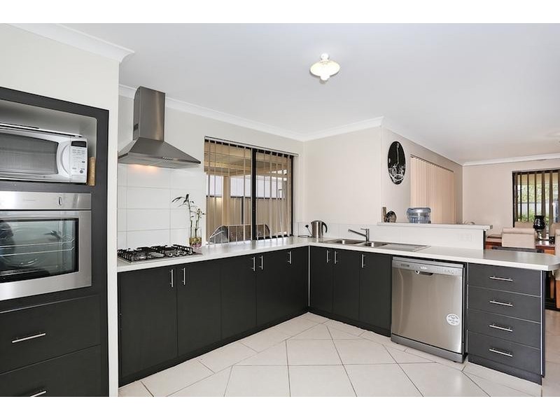 18 Bamburgh Turn, Meadow Springs WA 6210