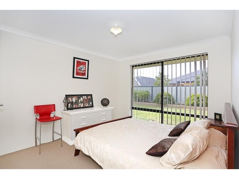 18 Bamburgh Turn, Meadow Springs WA 6210