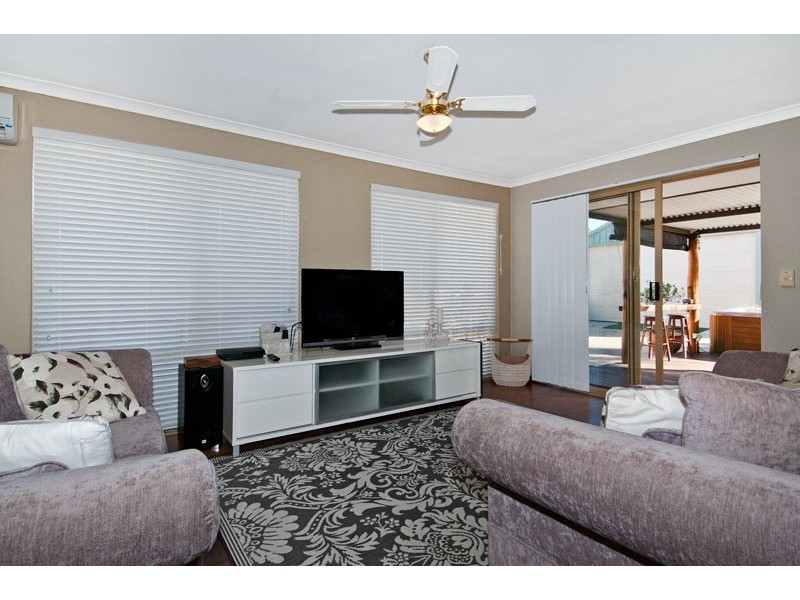 8 Clipper Way, Halls Head WA 6210