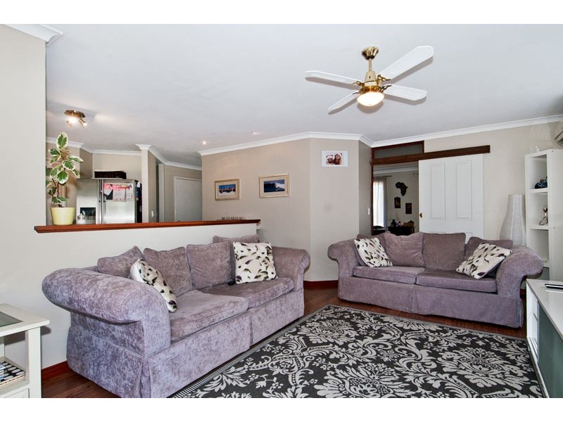 8 Clipper Way, Halls Head WA 6210