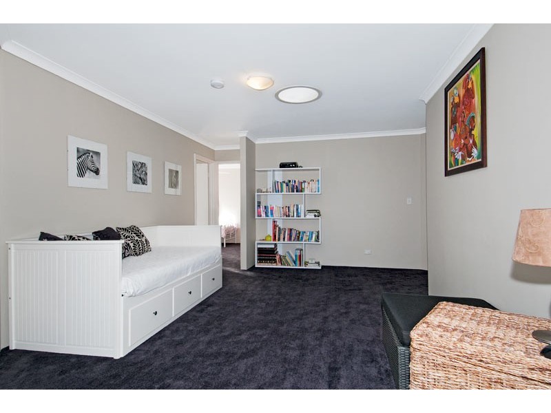 8 Clipper Way, Halls Head WA 6210