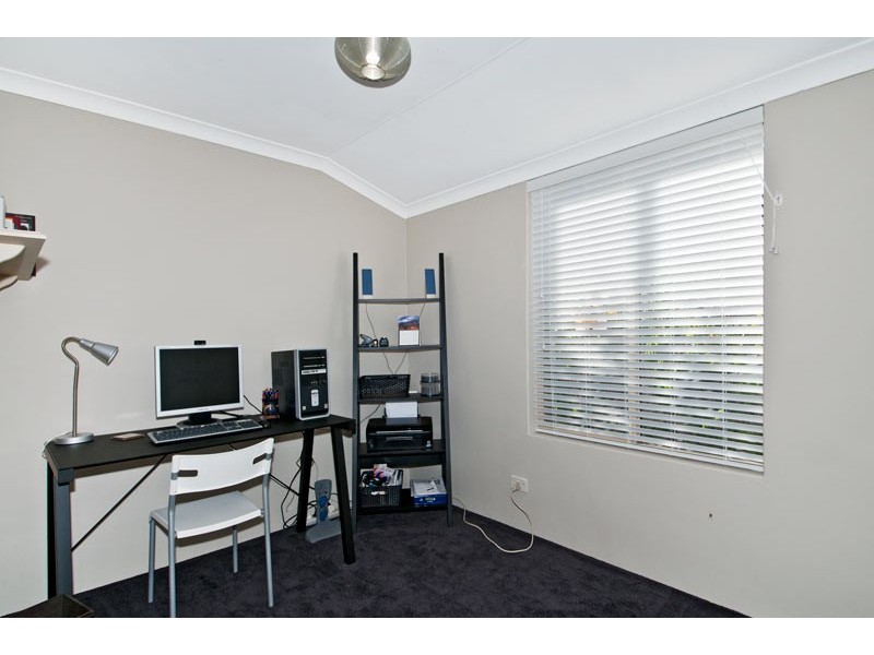 8 Clipper Way, Halls Head WA 6210