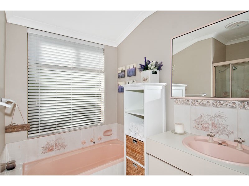 8 Clipper Way, Halls Head WA 6210