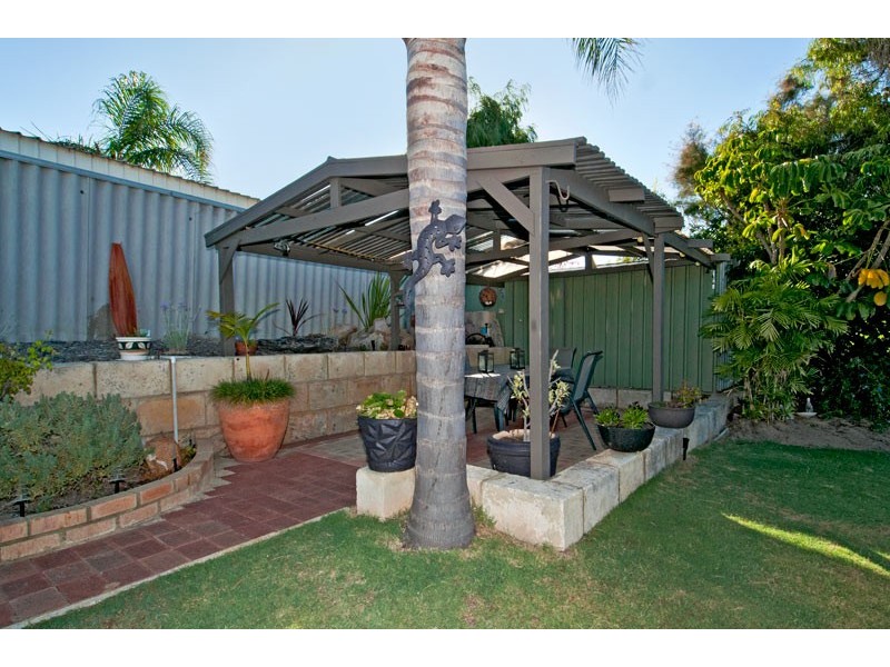 8 Clipper Way, Halls Head WA 6210