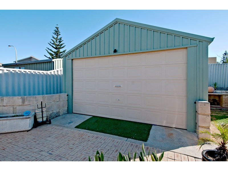 8 Clipper Way, Halls Head WA 6210