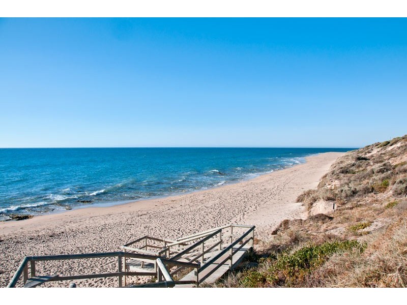 8 Clipper Way, Halls Head WA 6210