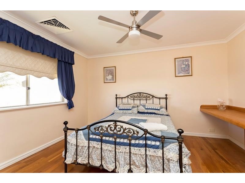 1 Carnarvon Way, Erskine WA 6210