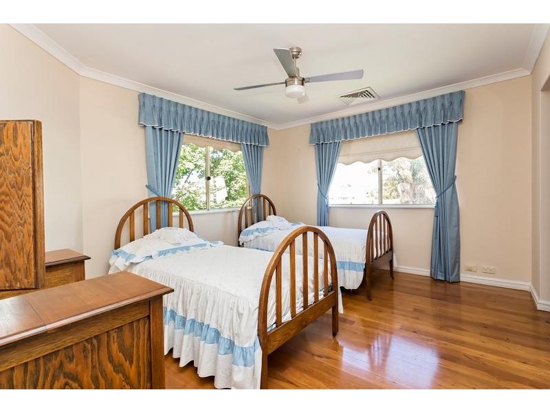 1 Carnarvon Way, Erskine WA 6210