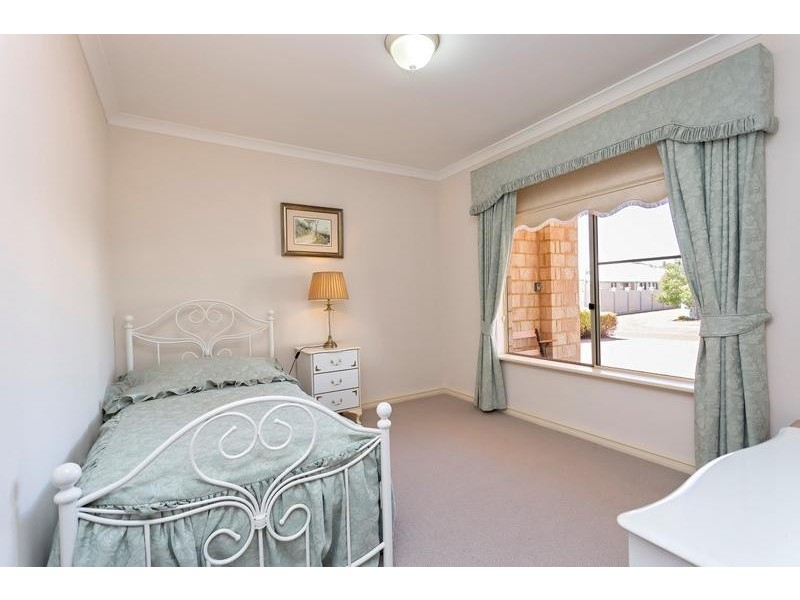 1 Carnarvon Way, Erskine WA 6210