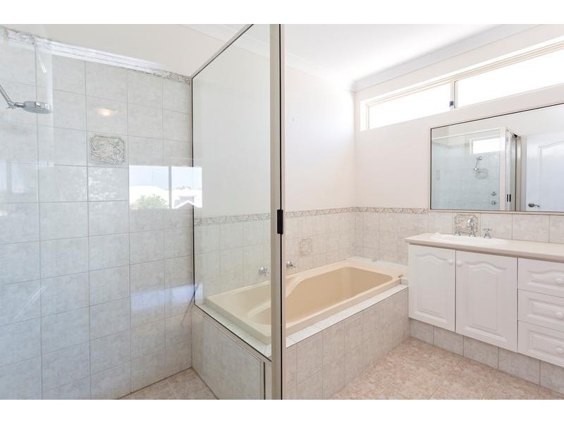 1 Carnarvon Way, Erskine WA 6210