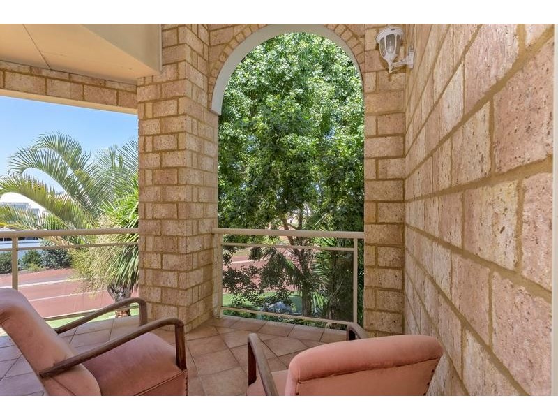 1 Carnarvon Way, Erskine WA 6210