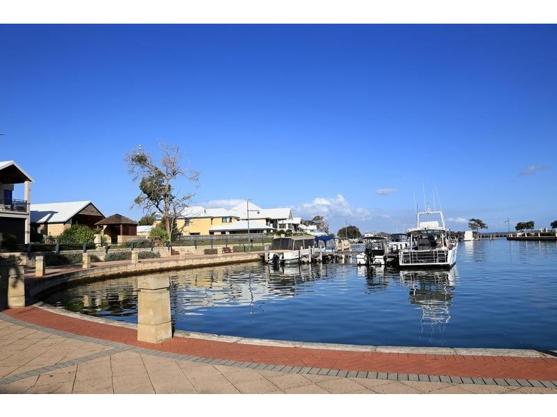 1 Carnarvon Way, Erskine WA 6210