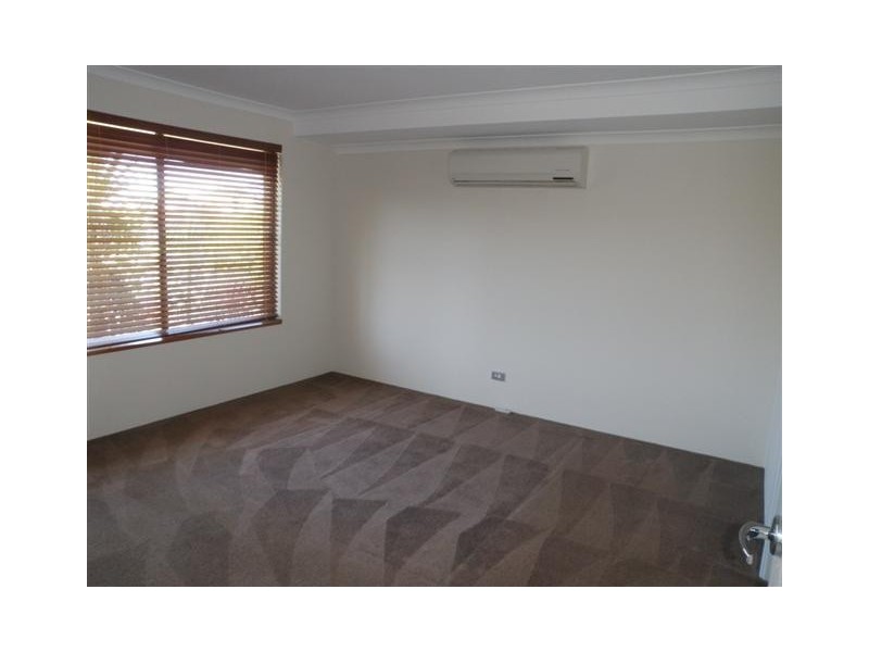 81 Templetonia Promenade, Halls Head WA 6210