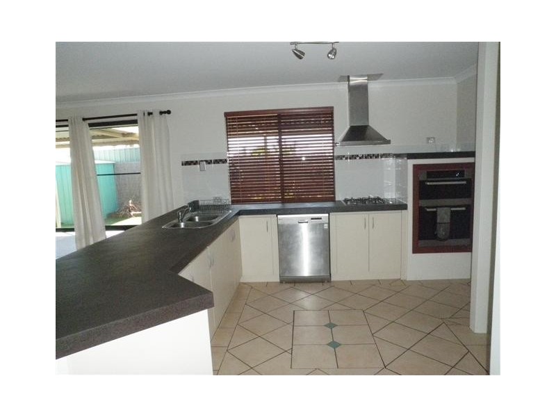 81 Templetonia Promenade, Halls Head WA 6210