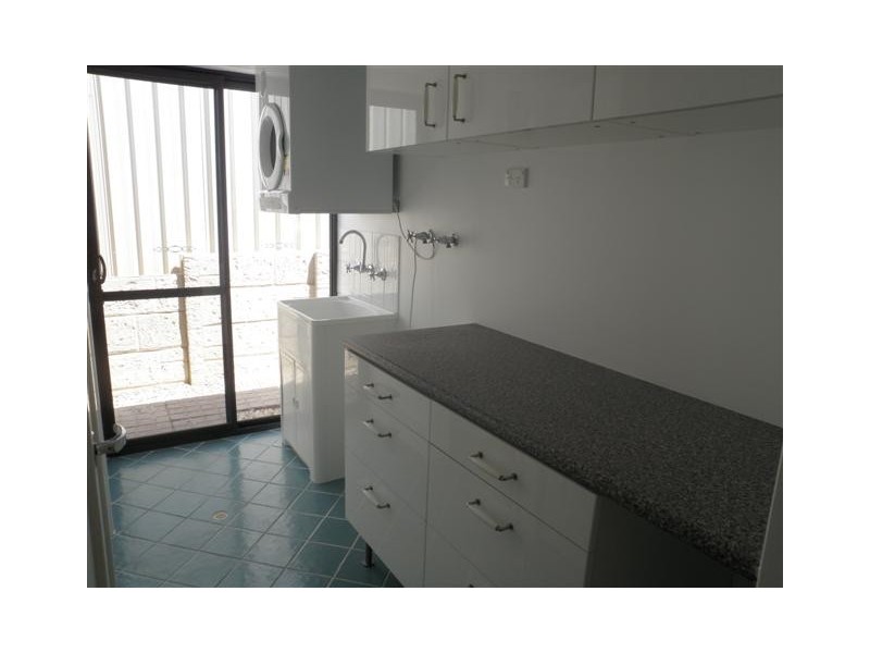 81 Templetonia Promenade, Halls Head WA 6210