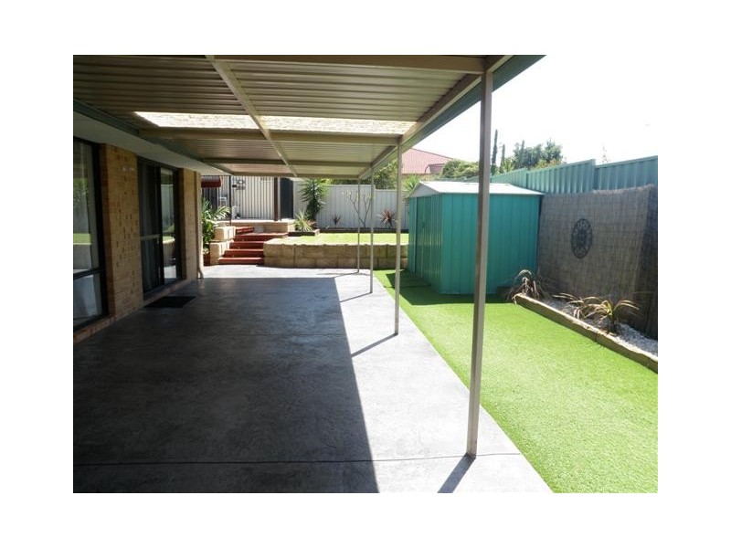 81 Templetonia Promenade, Halls Head WA 6210