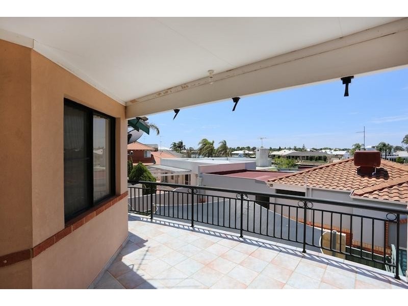 58 Waterside Drive, Dudley Park WA 6210