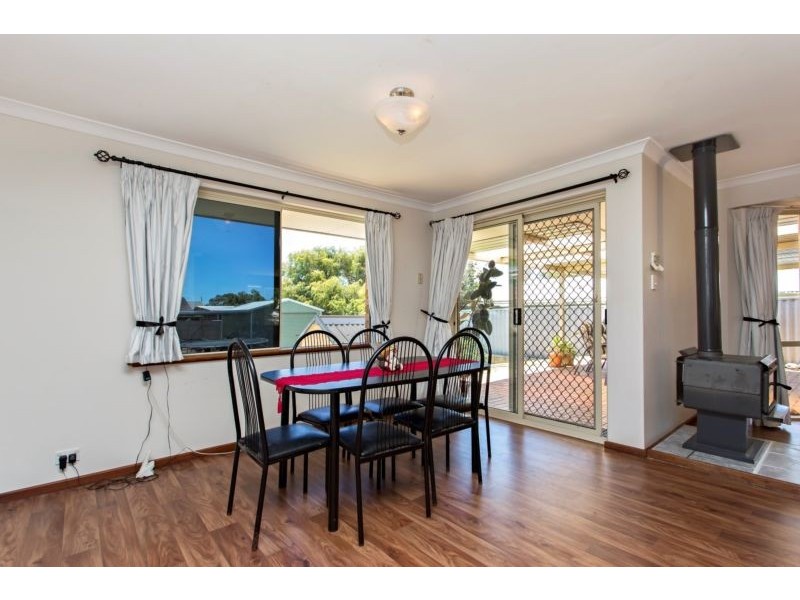 18 Scrivener Place, Halls Head WA 6210