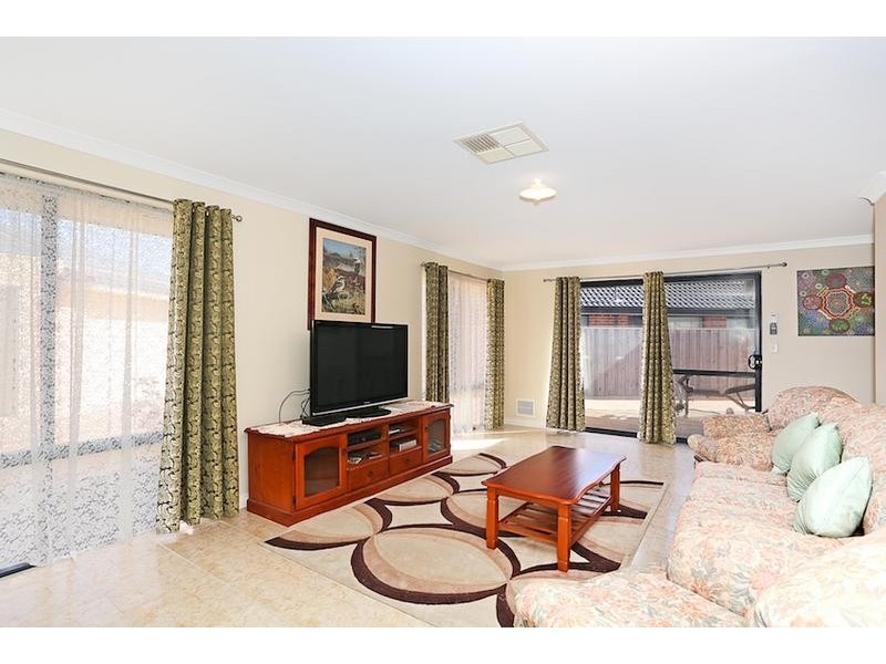 50 Carissa Turn, Halls Head WA 6210