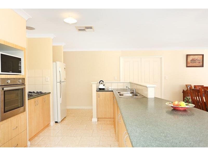 50 Carissa Turn, Halls Head WA 6210