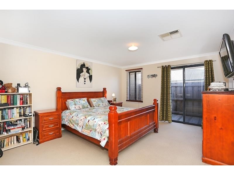 50 Carissa Turn, Halls Head WA 6210