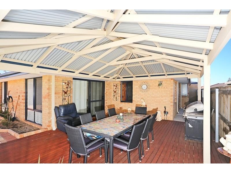 50 Carissa Turn, Halls Head WA 6210