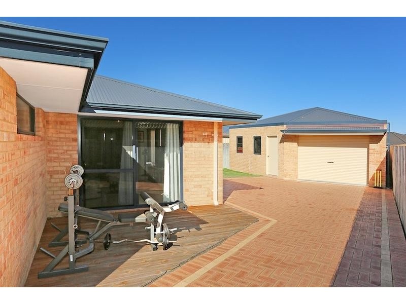 50 Carissa Turn, Halls Head WA 6210