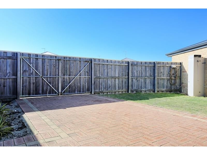 50 Carissa Turn, Halls Head WA 6210