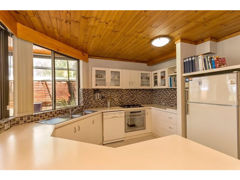 17 Carina Circle, Halls Head WA 6210