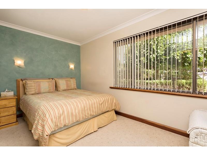 17 Carina Circle, Halls Head WA 6210