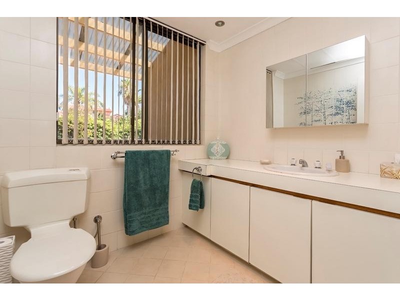 17 Carina Circle, Halls Head WA 6210