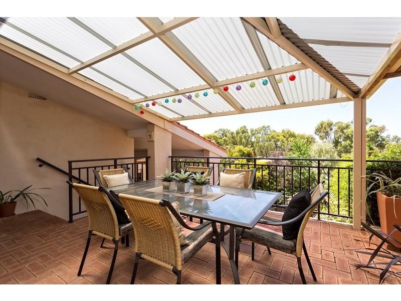 17 Carina Circle, Halls Head WA 6210