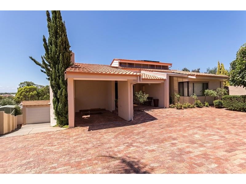 17 Carina Circle, Halls Head WA 6210