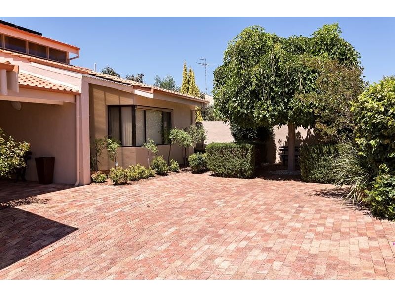 17 Carina Circle, Halls Head WA 6210